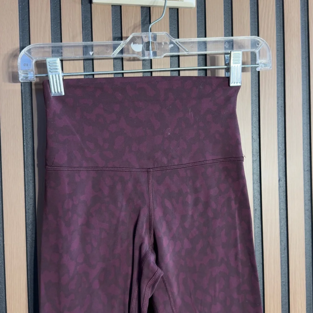 Lululemon Women's‎ Burgundy Patterned Leggings Sz 2